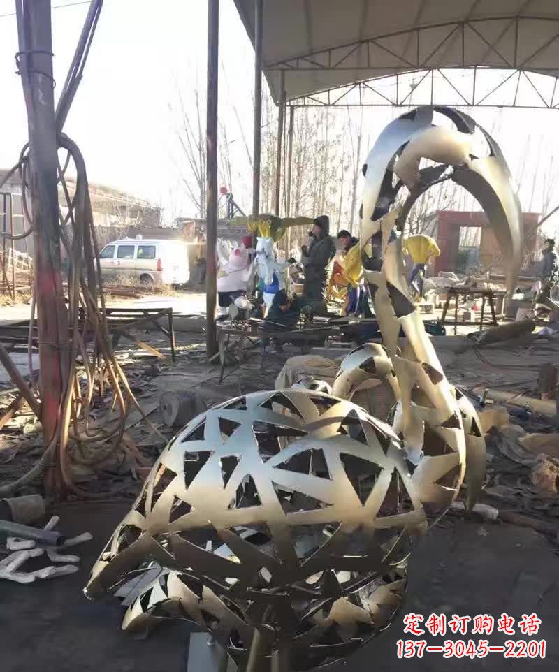 甘肃不锈钢天鹅雕塑象征着幸福的美好