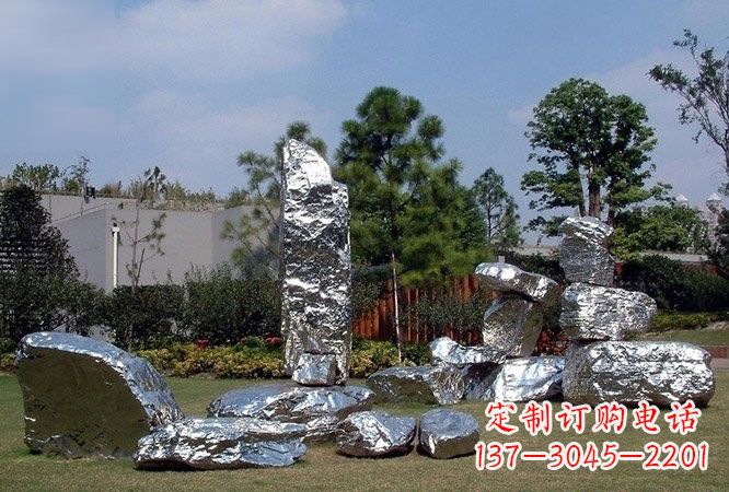 甘肃美丽的太湖石雕塑