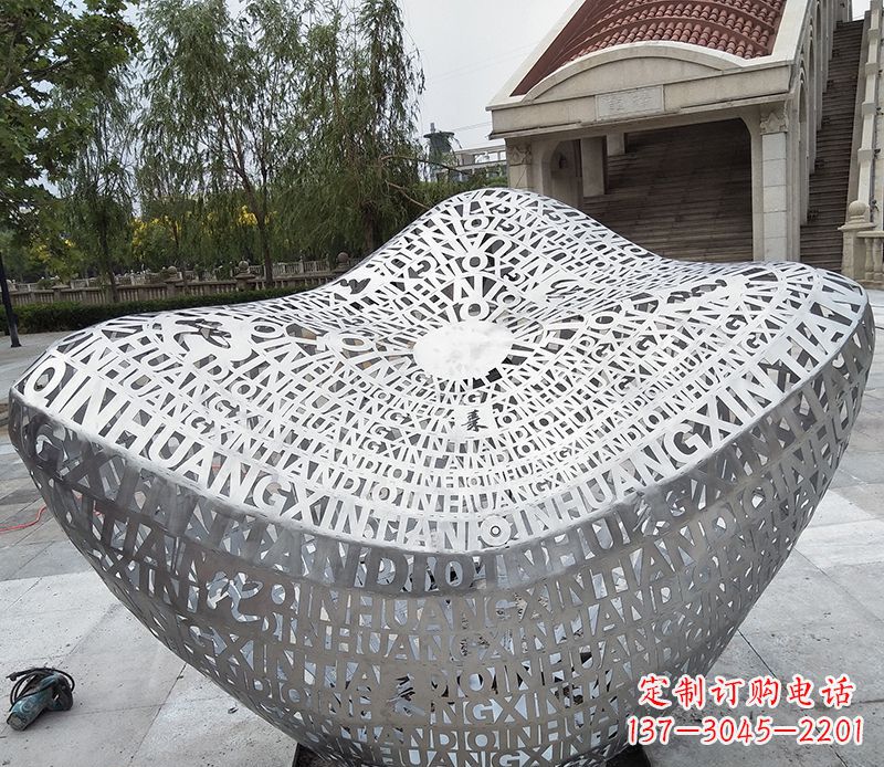 甘肃不锈钢字母元宝雕塑精美艺术精品