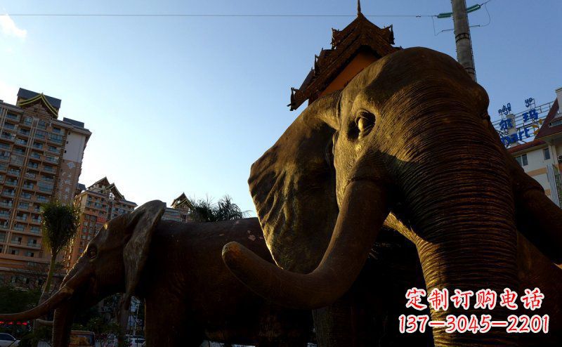 甘肃步行街上的大象雕塑——给街道带来活力