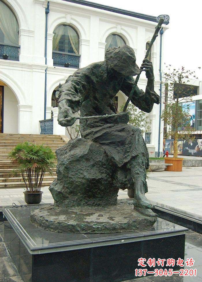 甘肃节奏轻快的二胡雕塑