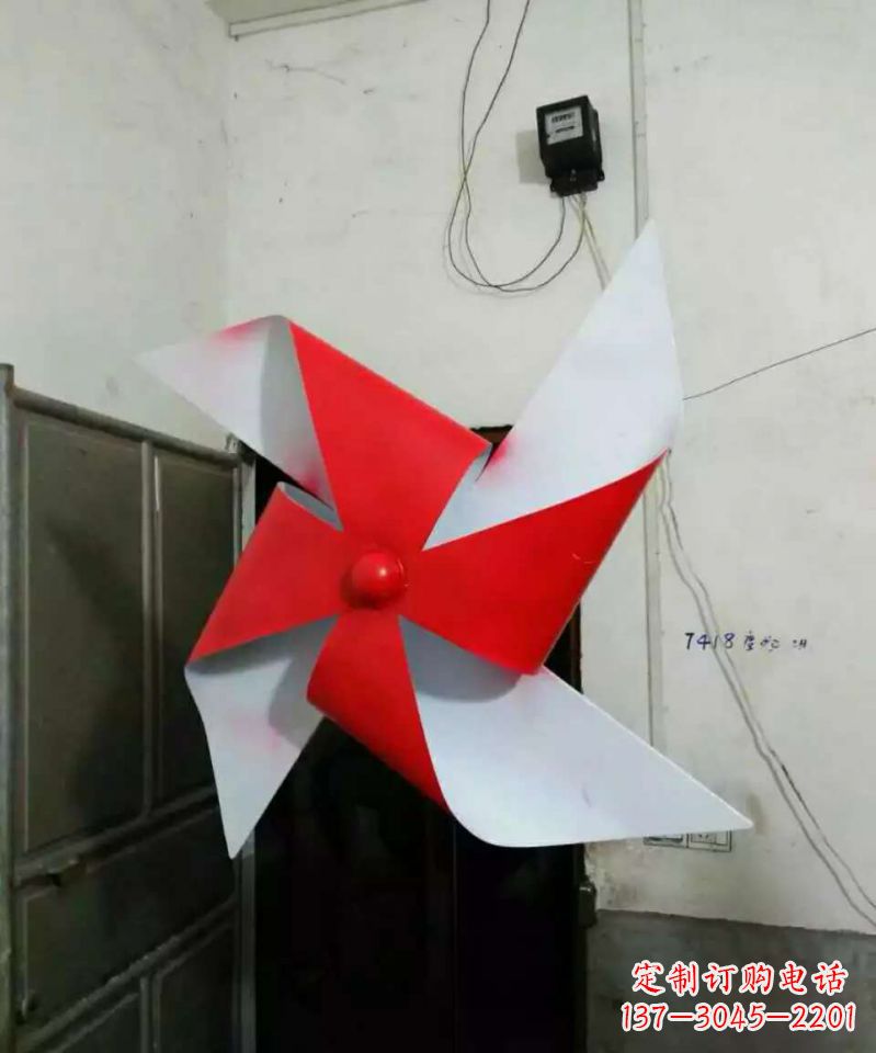 甘肃彩色不锈钢风车雕塑色彩缤纷的艺术瑰宝