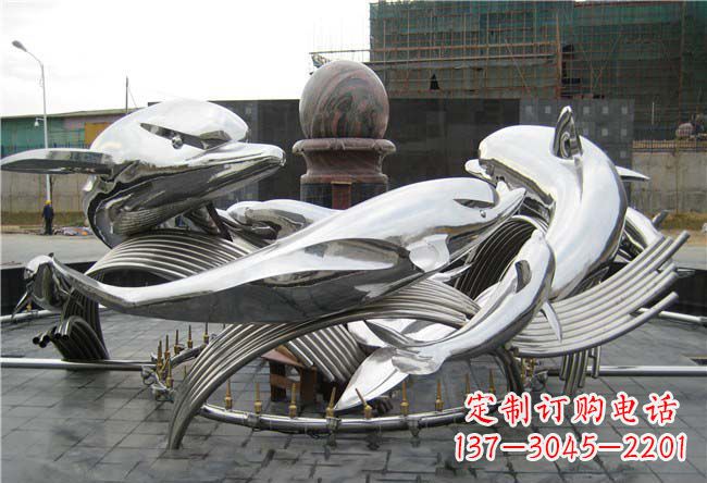 甘肃城市中的海豚雕塑