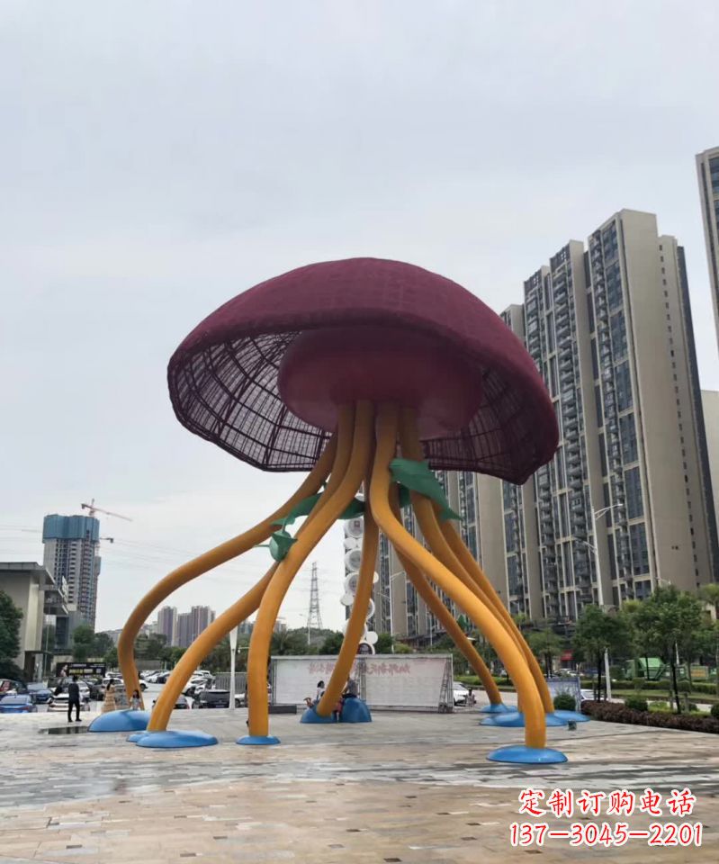 甘肃城市点缀之美——不锈钢蘑菇雕塑