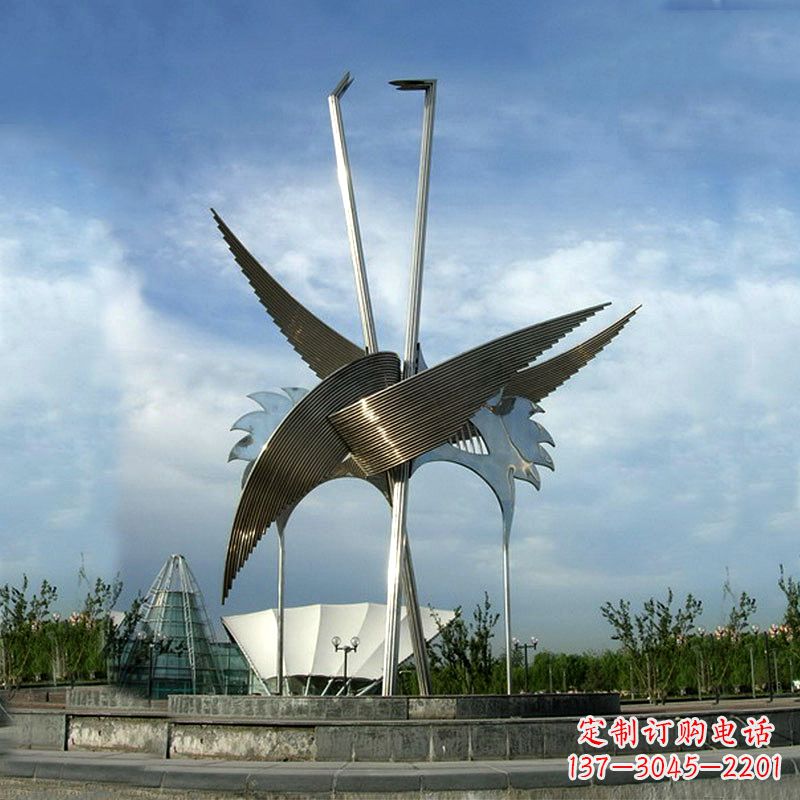 甘肃城市广场精美仙鹤雕塑