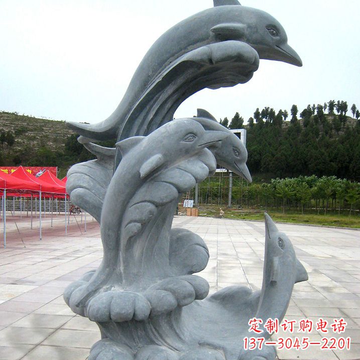 甘肃海豚雕塑凝聚着美丽与动感