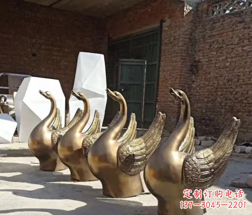 甘肃抽象广场天鹅铜雕