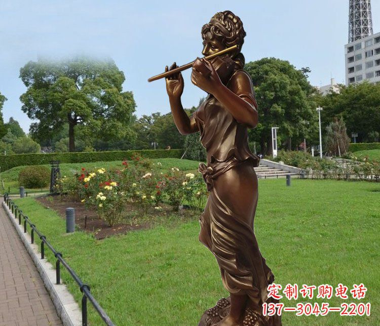 甘肃美女雕塑把美景变成静物