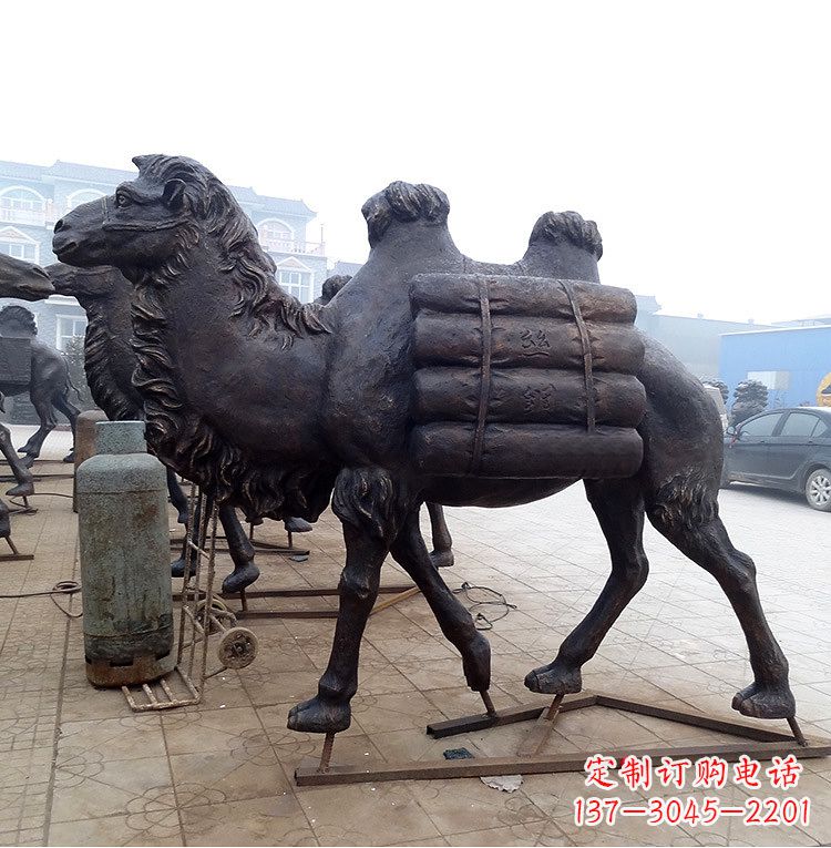甘肃骆驼雕塑丝绸之路的象征