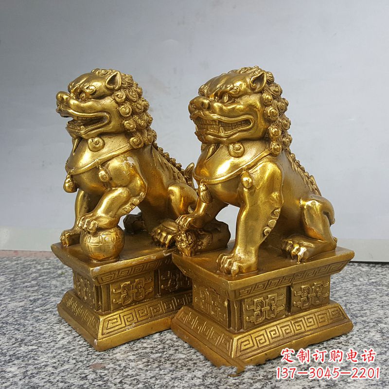 甘肃纯铜狮子雕塑,象征着中国历史文化