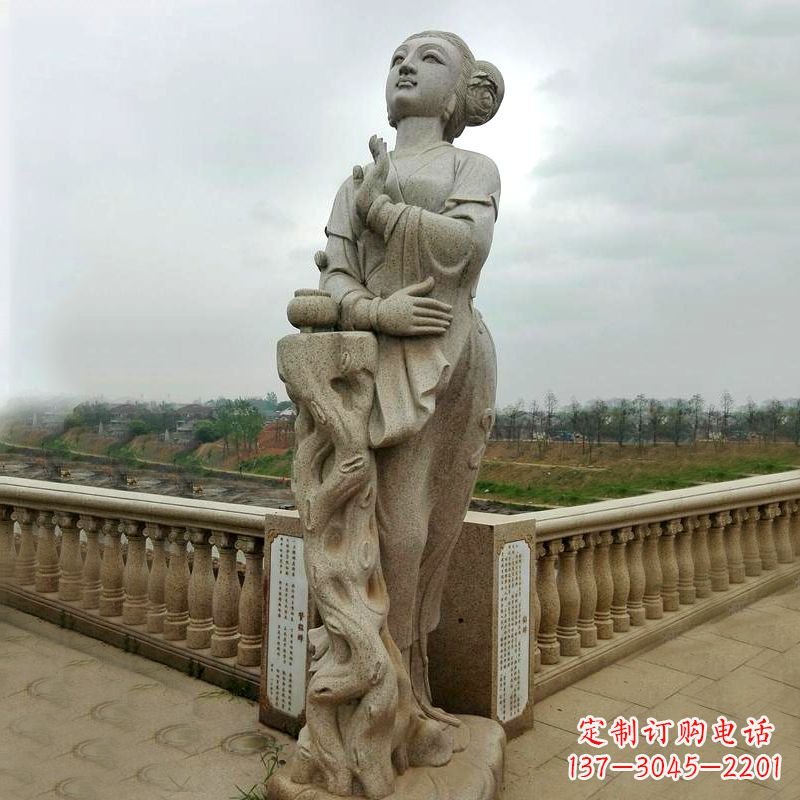 甘肃公园广场的貂蝉雕塑古代四大美女之一
