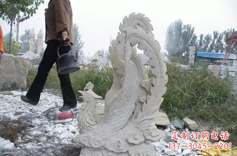 甘肃凤凰雕塑传承瑰丽的古老文化