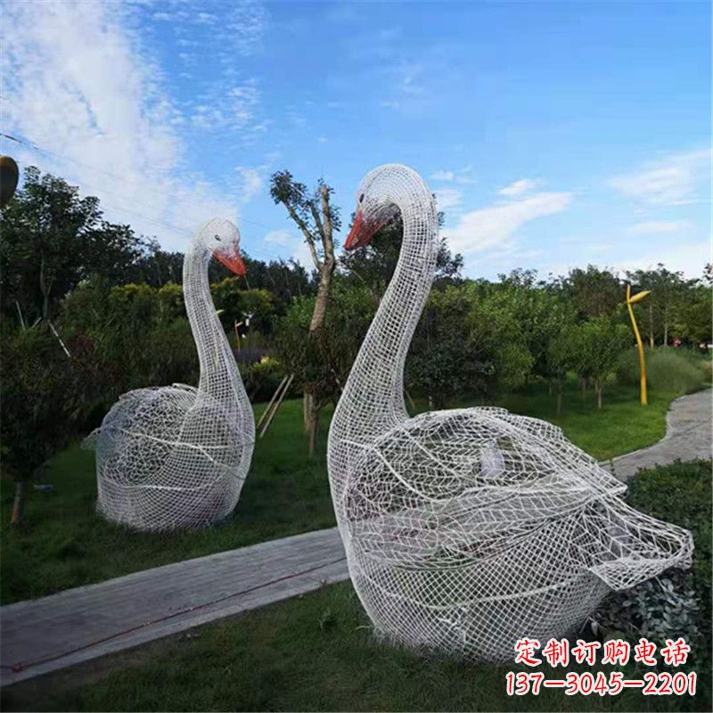 甘肃梦幻般的大型网格天鹅景观动物雕塑