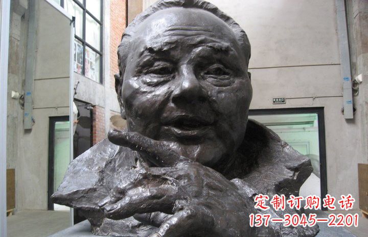 甘肃邓小平铜雕塑——传承中国传统文化