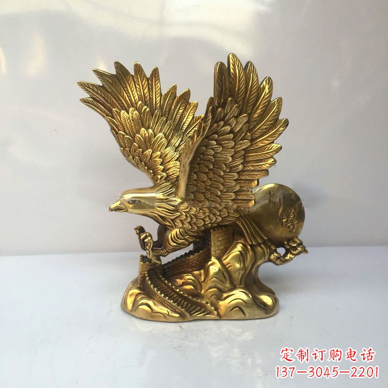 甘肃镀金铜雕老鹰雕塑摆件