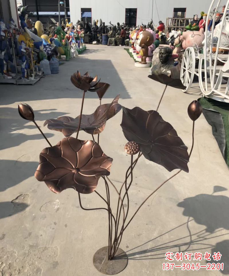 甘肃精美锻铜荷花雕塑
