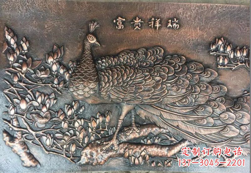 甘肃华丽锻铜孔雀雕塑