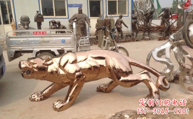 甘肃精美不锈钢豹子雕塑