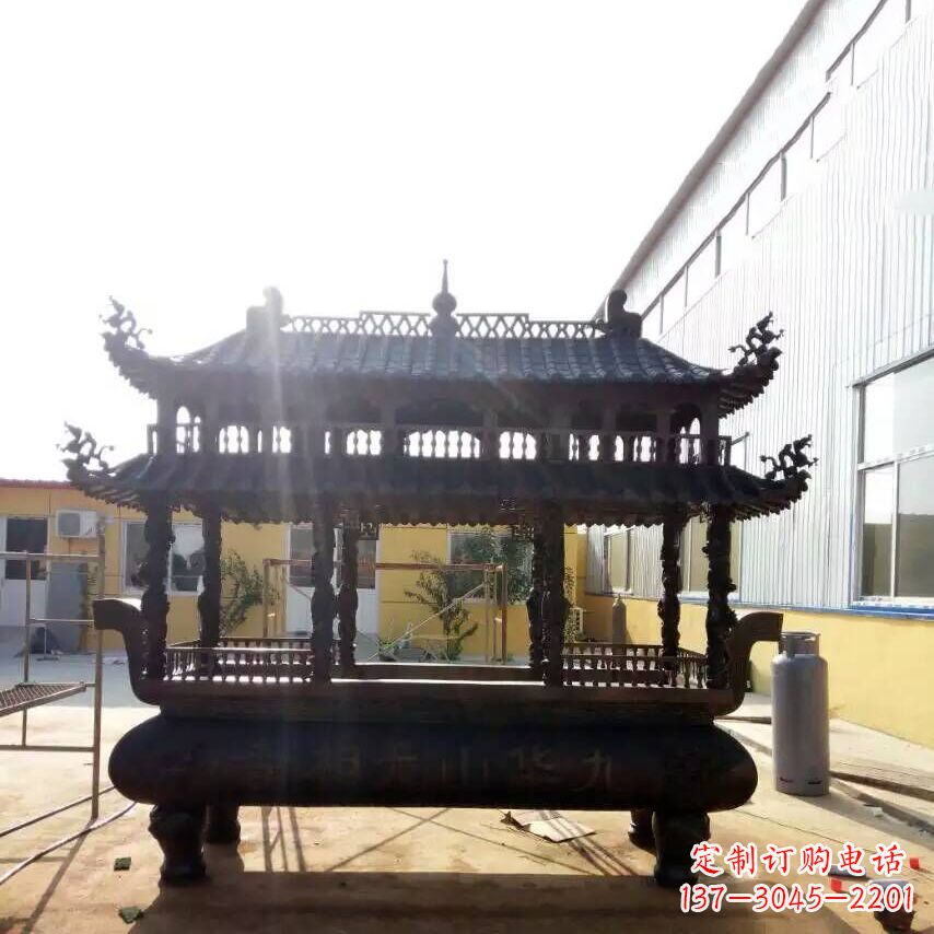 甘肃欣赏传统文化的多层铜香炉雕塑