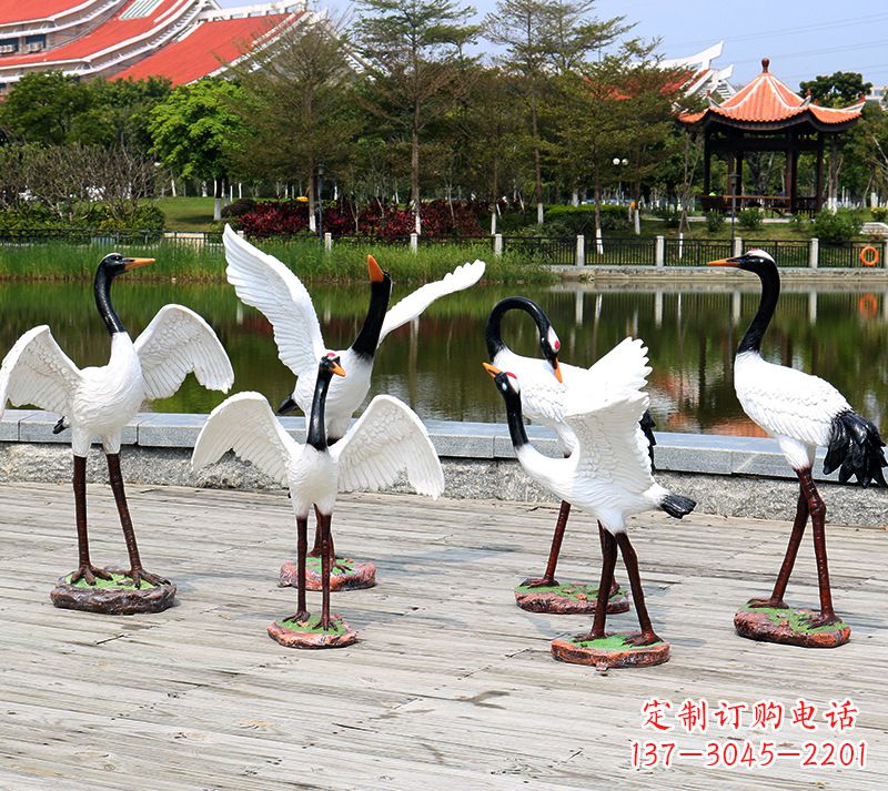 甘肃仿真仙鹤动物雕塑