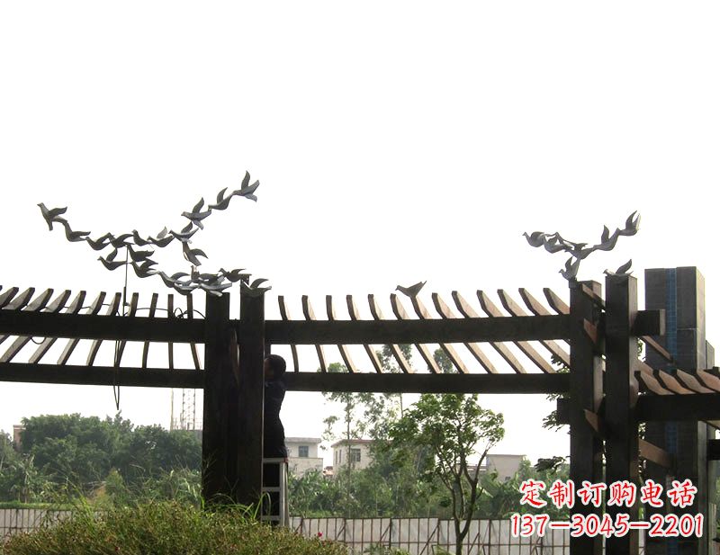 甘肃飞翔美景·鸽子雕塑