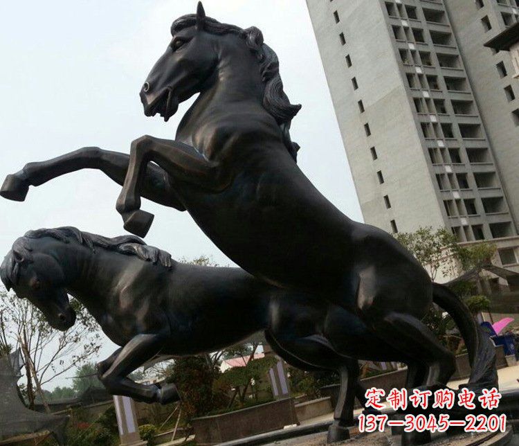 甘肃高雅实木动物雕塑