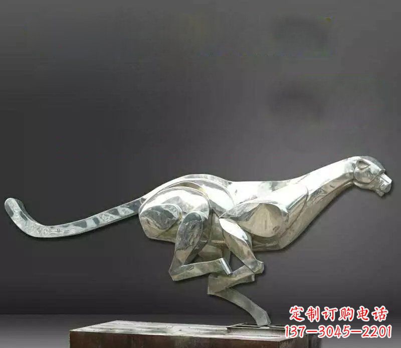 甘肃公园不锈钢奔跑的豹子动物雕塑