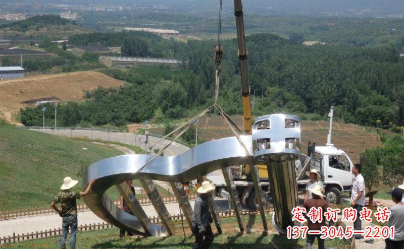 甘肃公园竖琴雕塑——缔造完美的艺术景观
