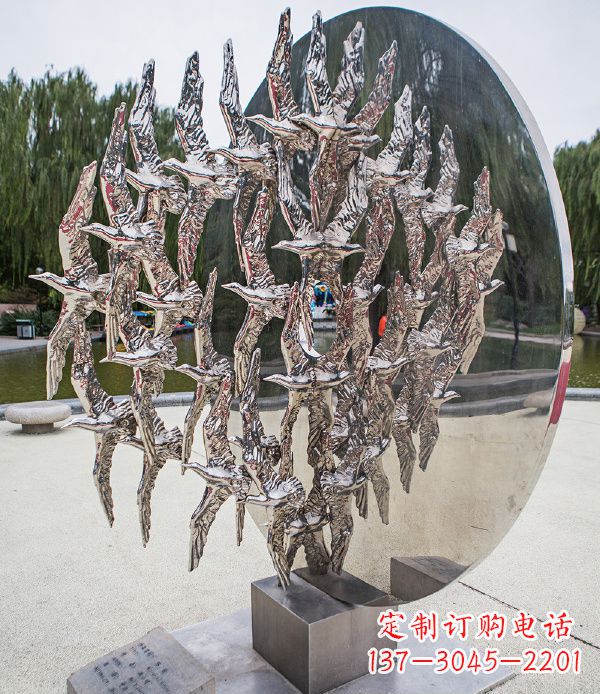 甘肃欣赏鸽子轻盈的美丽——不锈钢动物鸽子雕塑