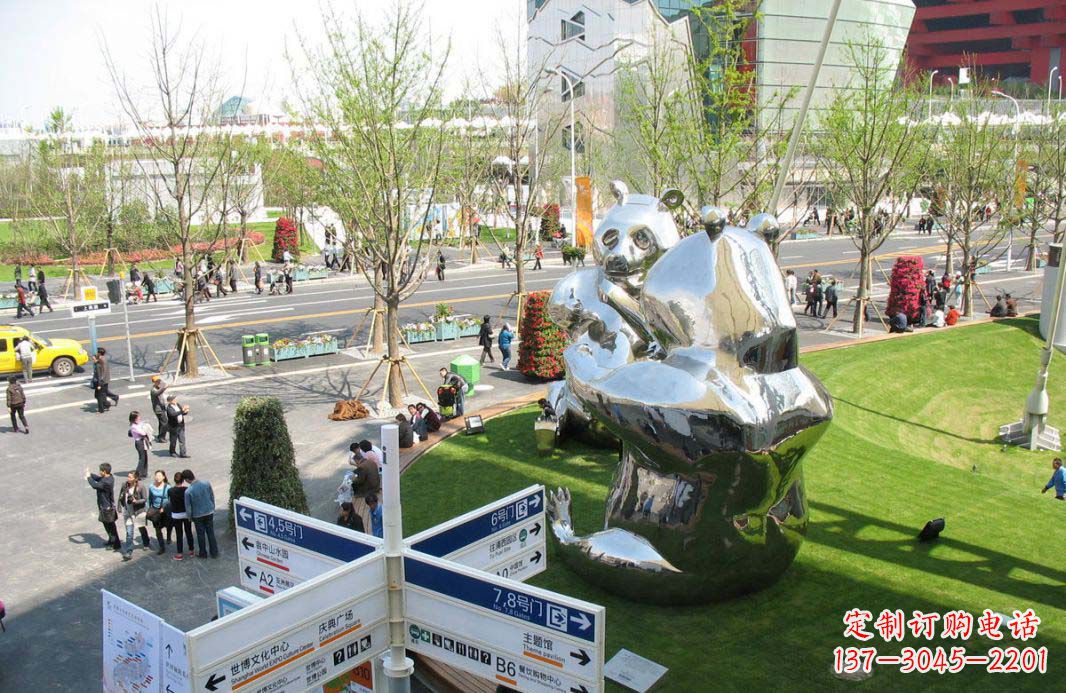 甘肃镜面不锈钢熊猫大型雕塑
