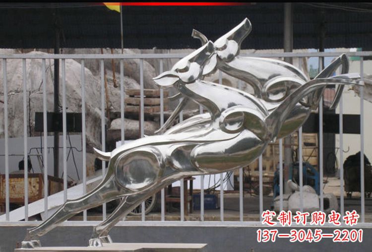 甘肃梅花鹿不锈钢高光大型雕塑