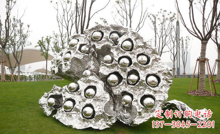 甘肃不锈钢莲蓬雕塑浓缩东方文化的美感