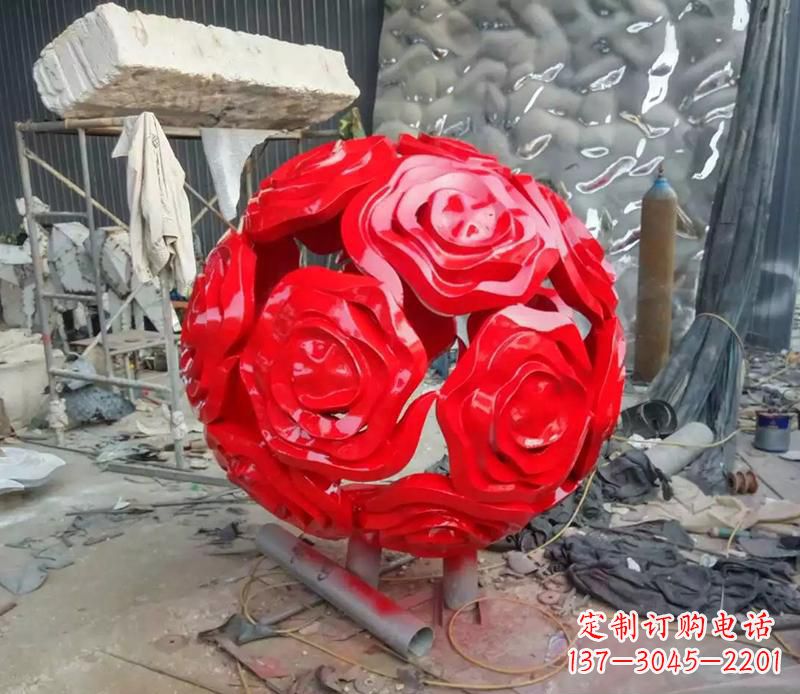 甘肃优雅柔美的玫瑰雕塑