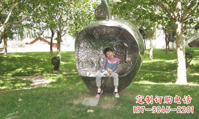 甘肃精致雕刻不锈钢苹果座椅雕塑