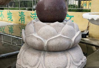 甘肃金色彩绘风水球雕塑