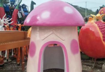 甘肃精致彩绘蘑菇屋雕塑