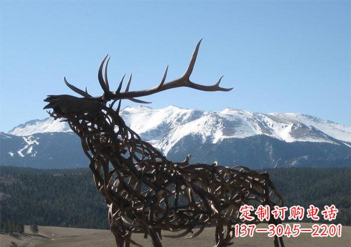 甘肃公园抽象鹿动物铜雕