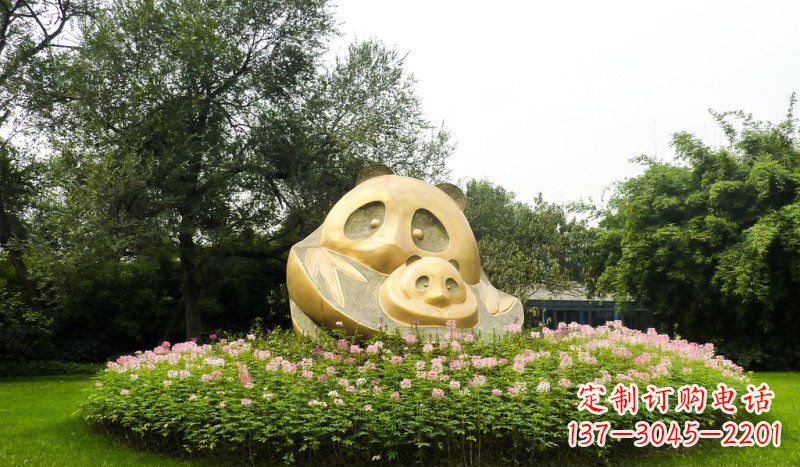 甘肃熊猫雕塑 - 令公园增添无限活力