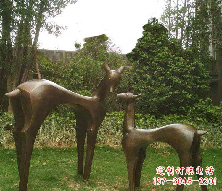 甘肃高贵优雅的母子鹿铜雕
