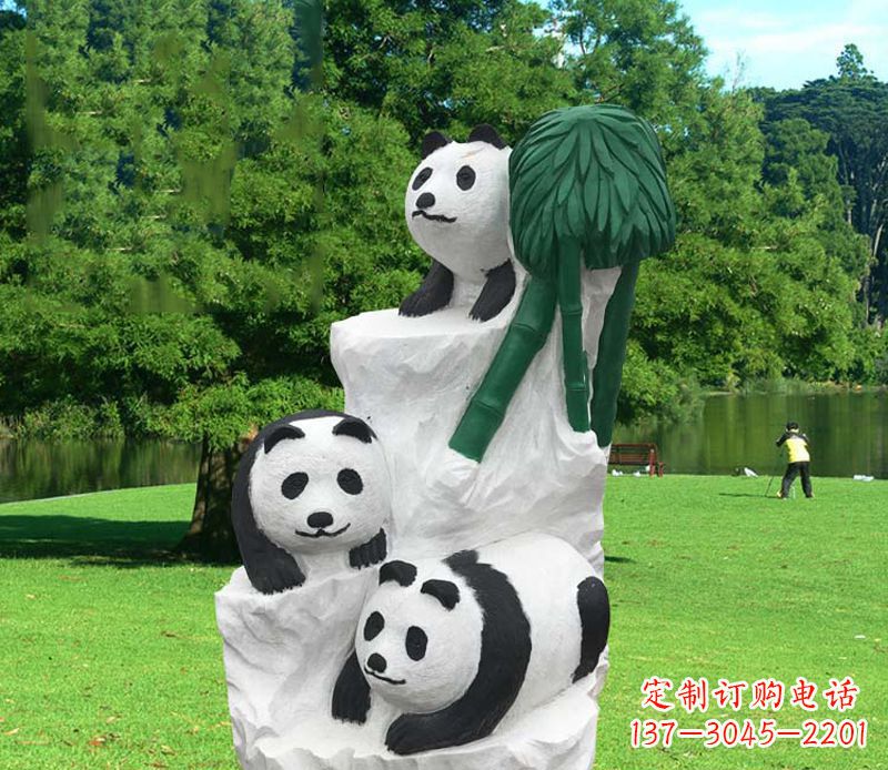 甘肃公园大熊猫雕塑