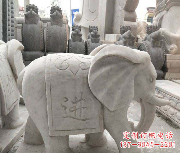 甘肃公园动物石雕小象