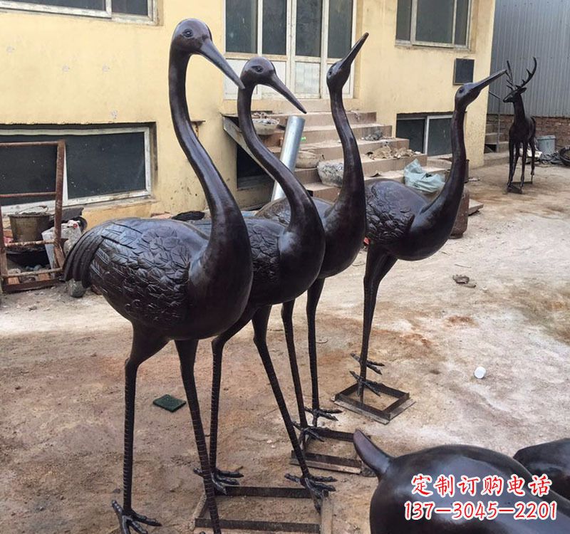 甘肃雕刻精致灵动的丹顶鹤铜雕