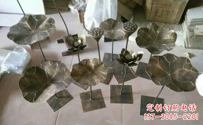 甘肃精美荷叶锻铜雕塑