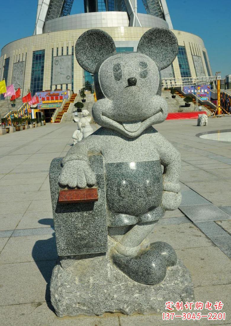 甘肃令人惊叹的米老鼠塑像