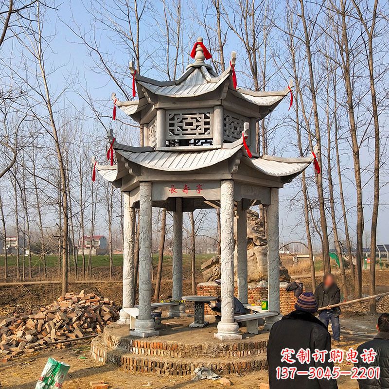 甘肃和谐统一的双层石雕凉亭