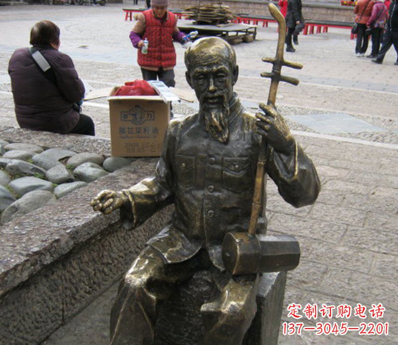 甘肃精美绝伦的「老人拉二胡铜雕」