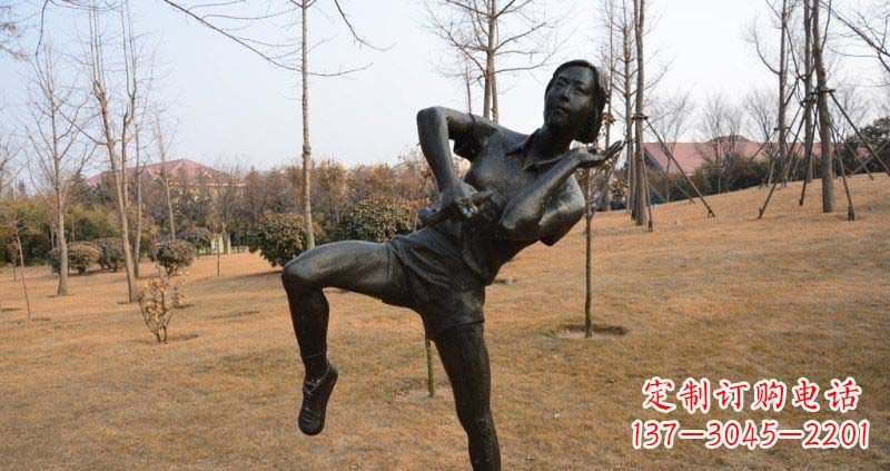 甘肃优雅美丽,练武女孩铜雕