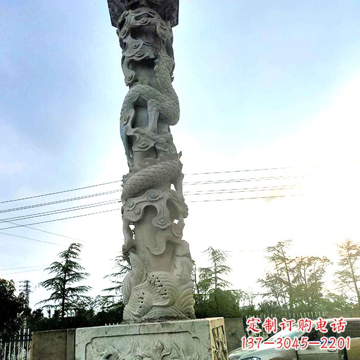 甘肃精致的公园龙柱石雕