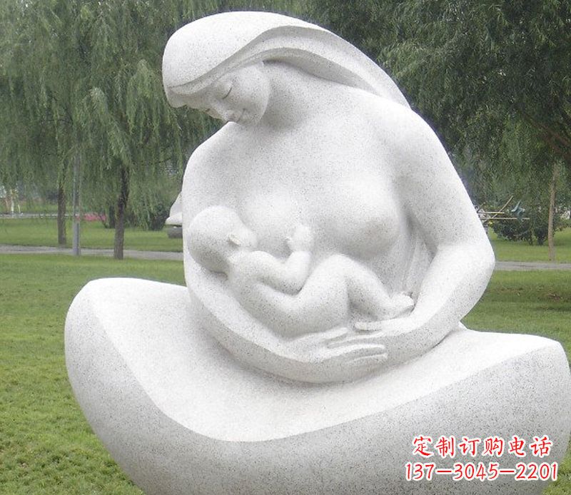 甘肃精美母亲喂奶石雕塑