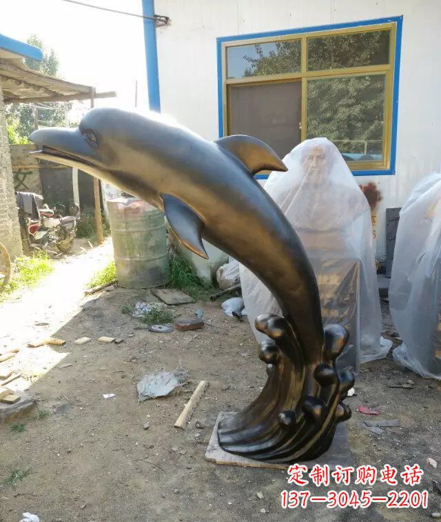 甘肃公园喷水海豚动物铜雕